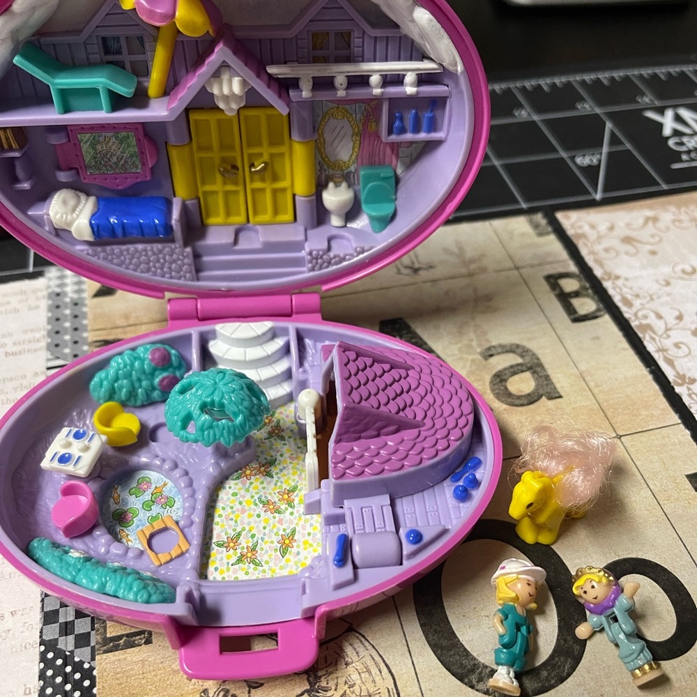 Vintage 1995 polly pocket set